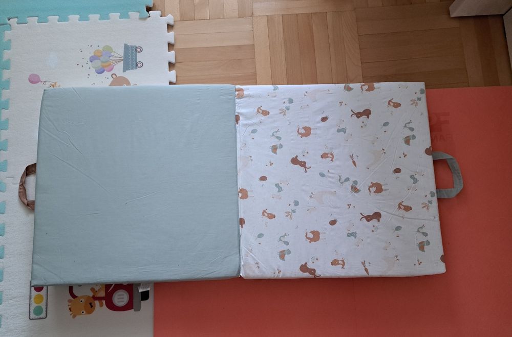 Covoras Interactiv 120x120cm, Saltea Convertibila si Scaun pentru Bebe