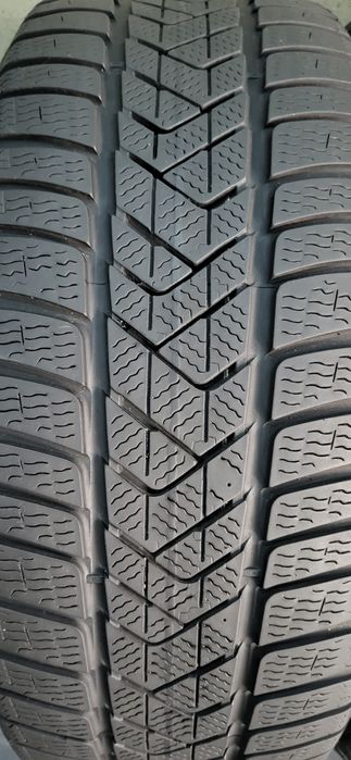 2 anvelope 245 40 19 pirelli de iarna runflat 2022