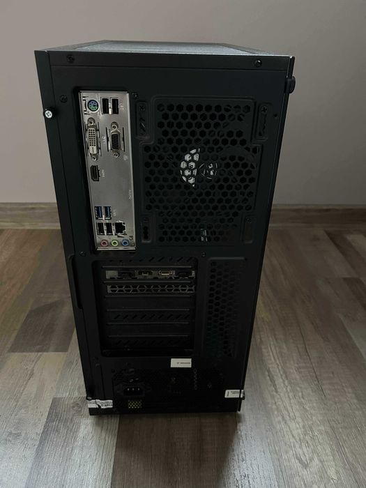 Геймърски компютър: GTX 1660 Super, Intel Core i5-9400F, 32 GB