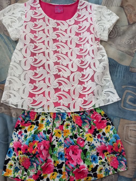 12 летни блузки и 3 рокли за момиче на 8-9 години