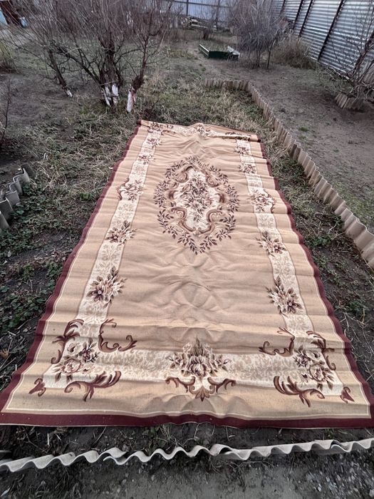 Ковёр В хорошем состоянии