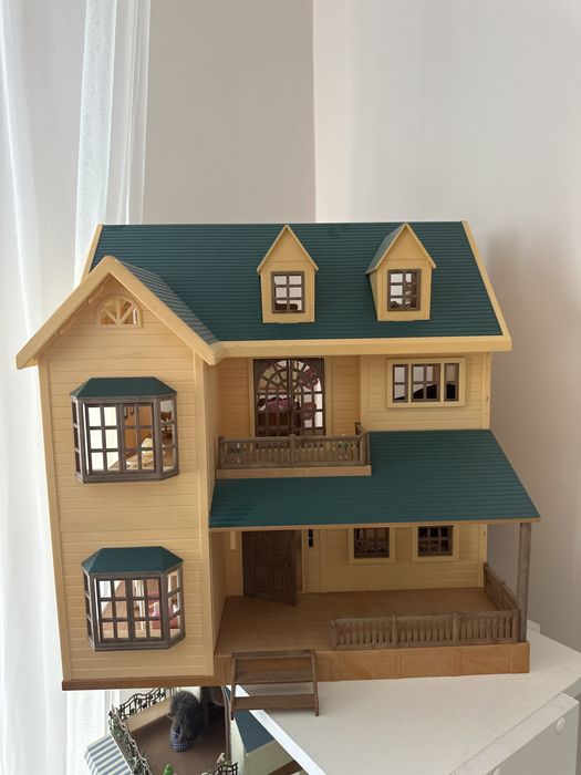 Дом для зверят Сильвиани с знленой крышей