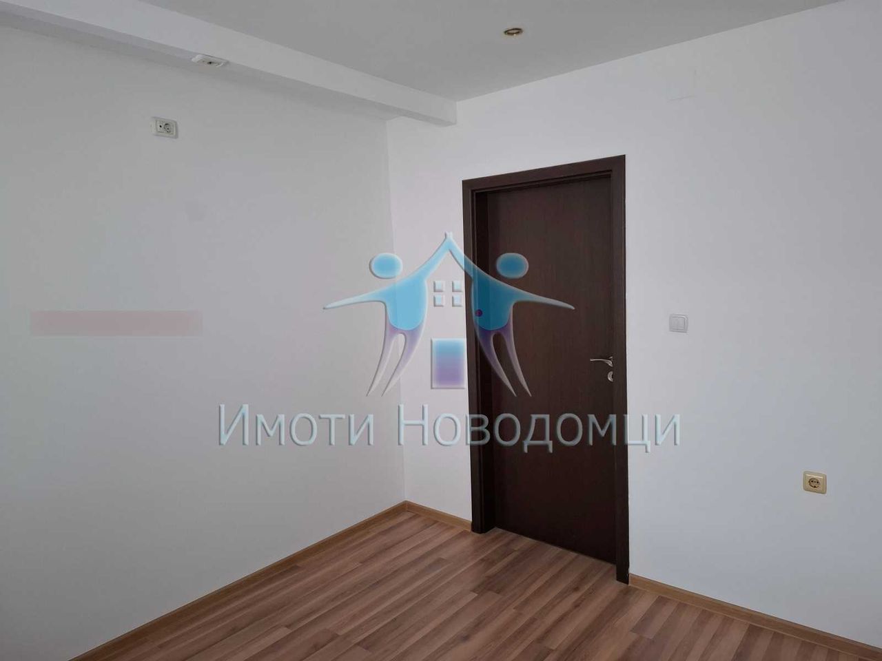 Продава се Тристаен апартамент в Шумен, Пазара - 75 кв.м за 1292 €/кв.м - Снимка #5