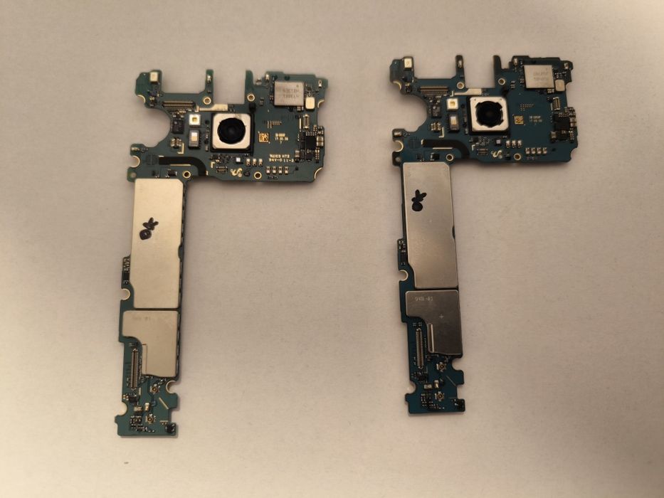 Diferite piese de Samsung S8