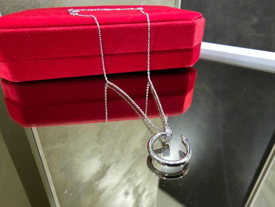 CARTIER Nail Juste un Clou Silver Diamonds Pendant Дамско Колие Пирон