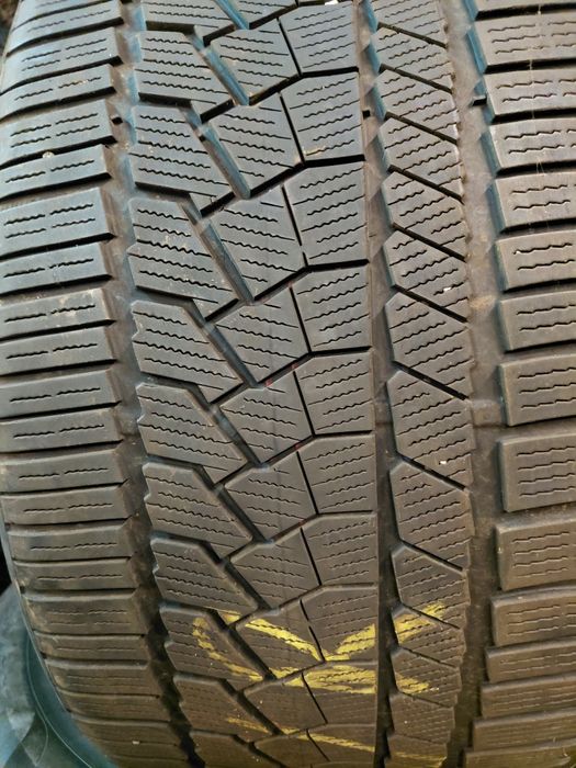 285/30/22" Continental 2бр.гуми