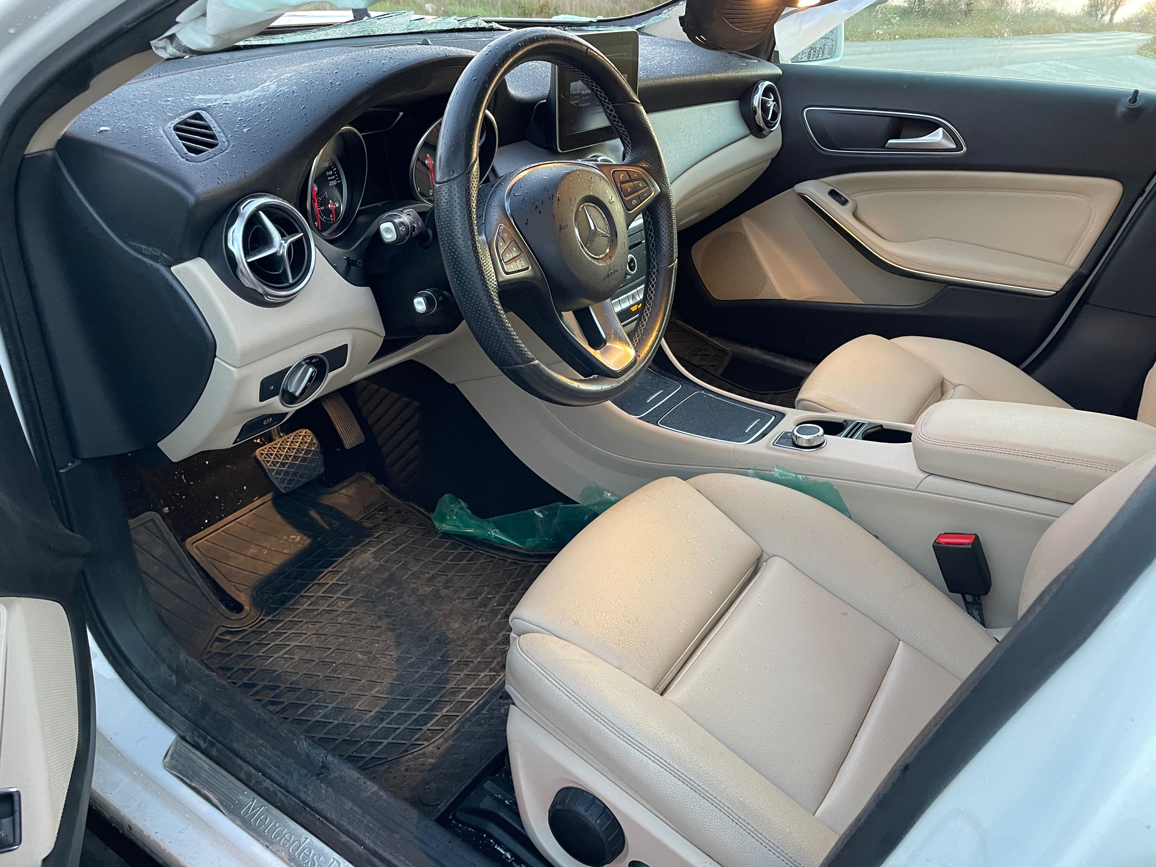 Mercedes GLA 180 X156 двигател 270910 автоматик, 122 кс.., 60 000