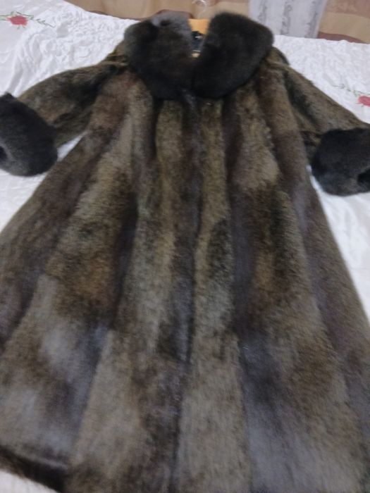 Шуба нутрия с песцом