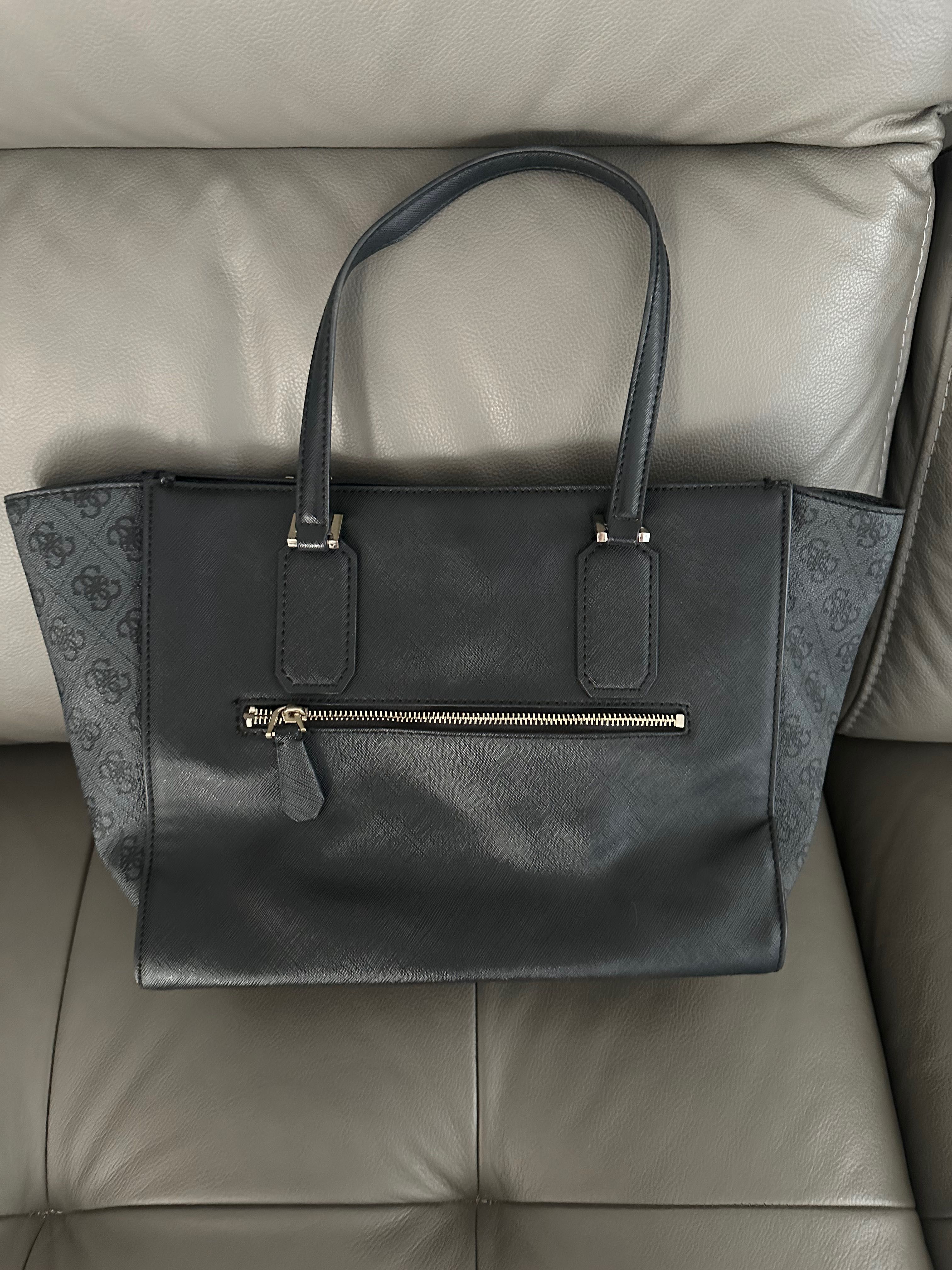 Черна чанта GUESS