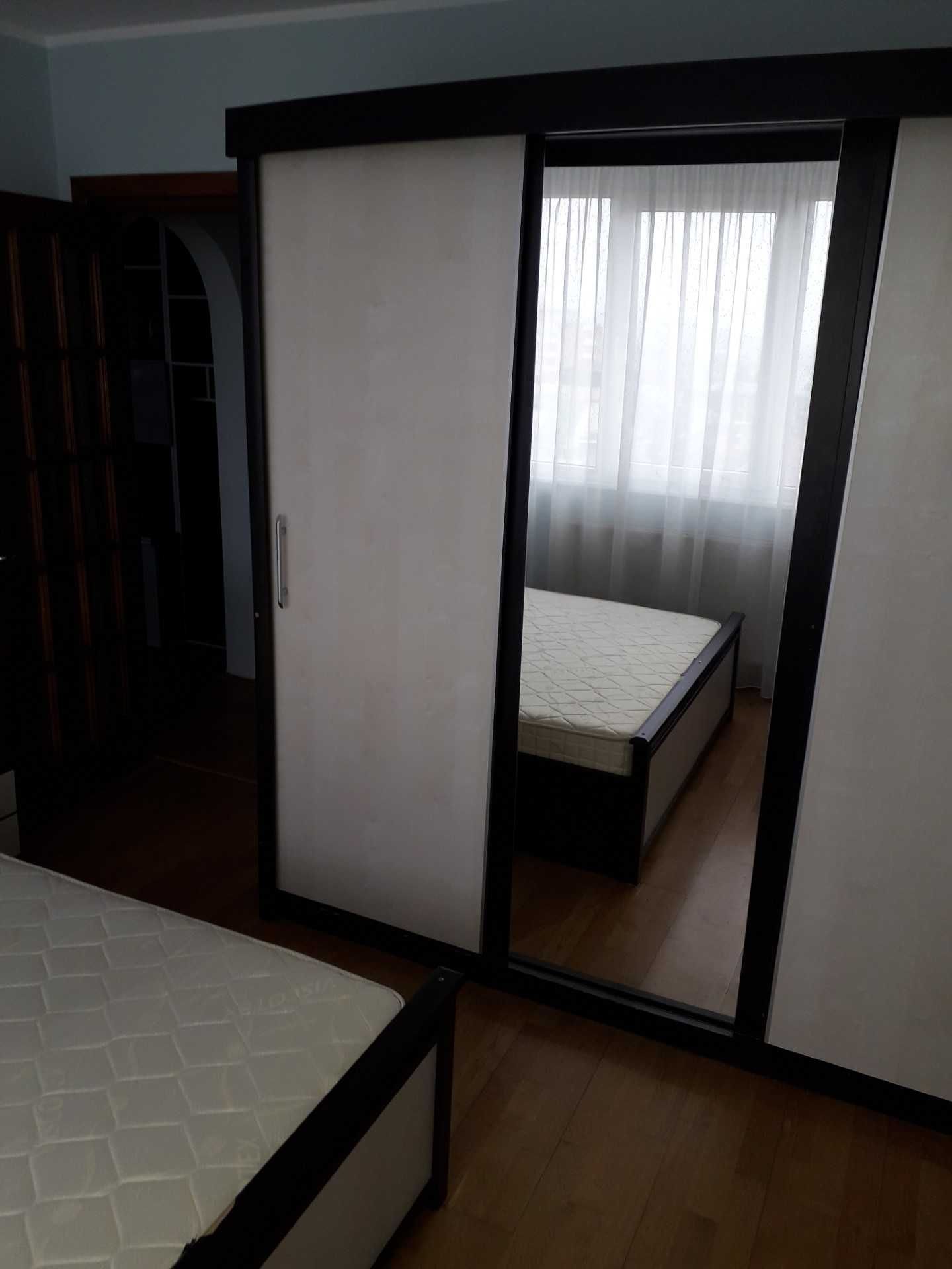 Inchiriez apartament cu doua camere, in centru, pe str. Mihai Eminescu