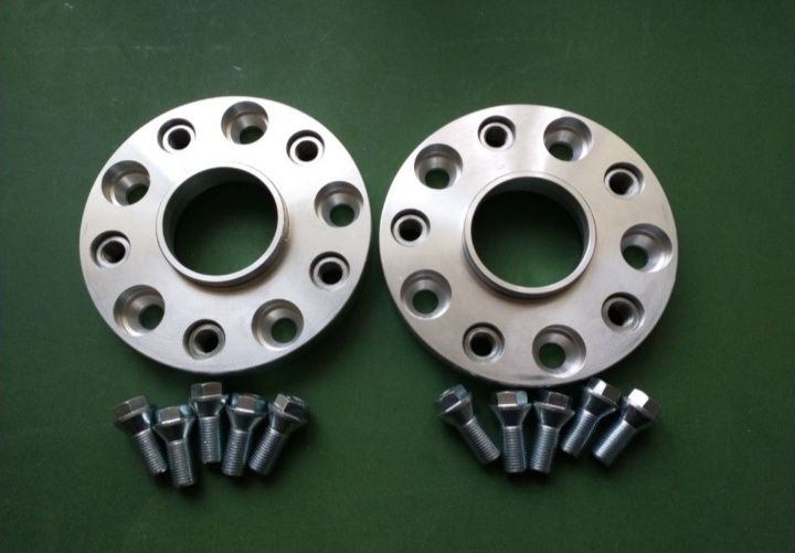 Flanse Distanție Audi 30 mm cu prindere dubla și prezoanele incluse