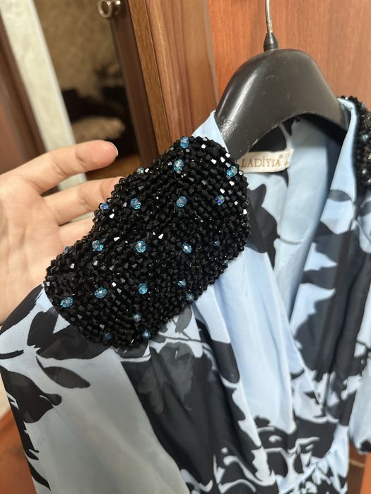 Продам платье красивое