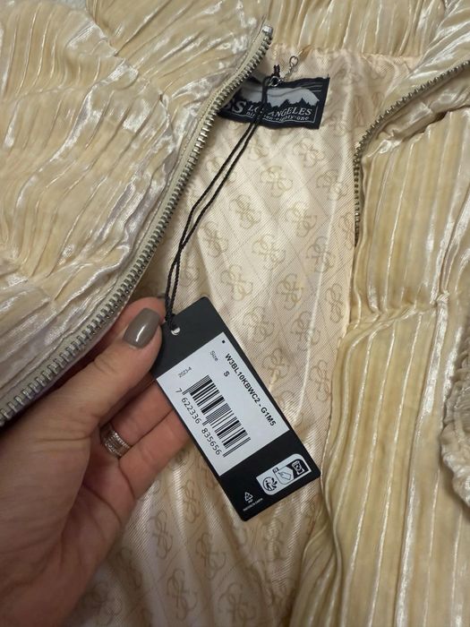 Дамско зимно яке Guess