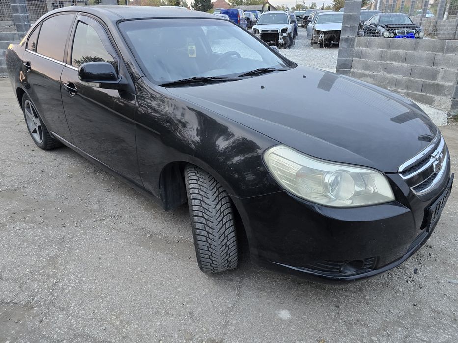 Продавам шевролет епика  на части