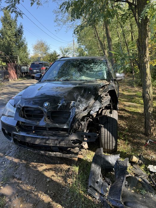 Vand bmw x5 avariat