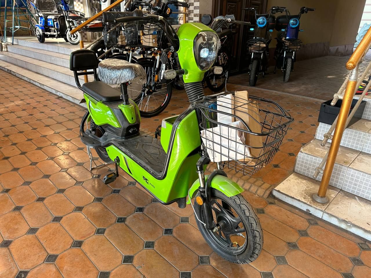 Elektro skuter dastafka bor