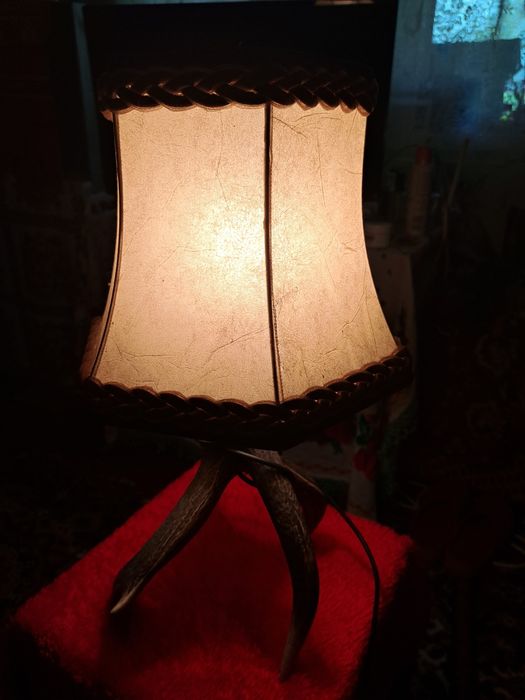 Veioza lumina calda.