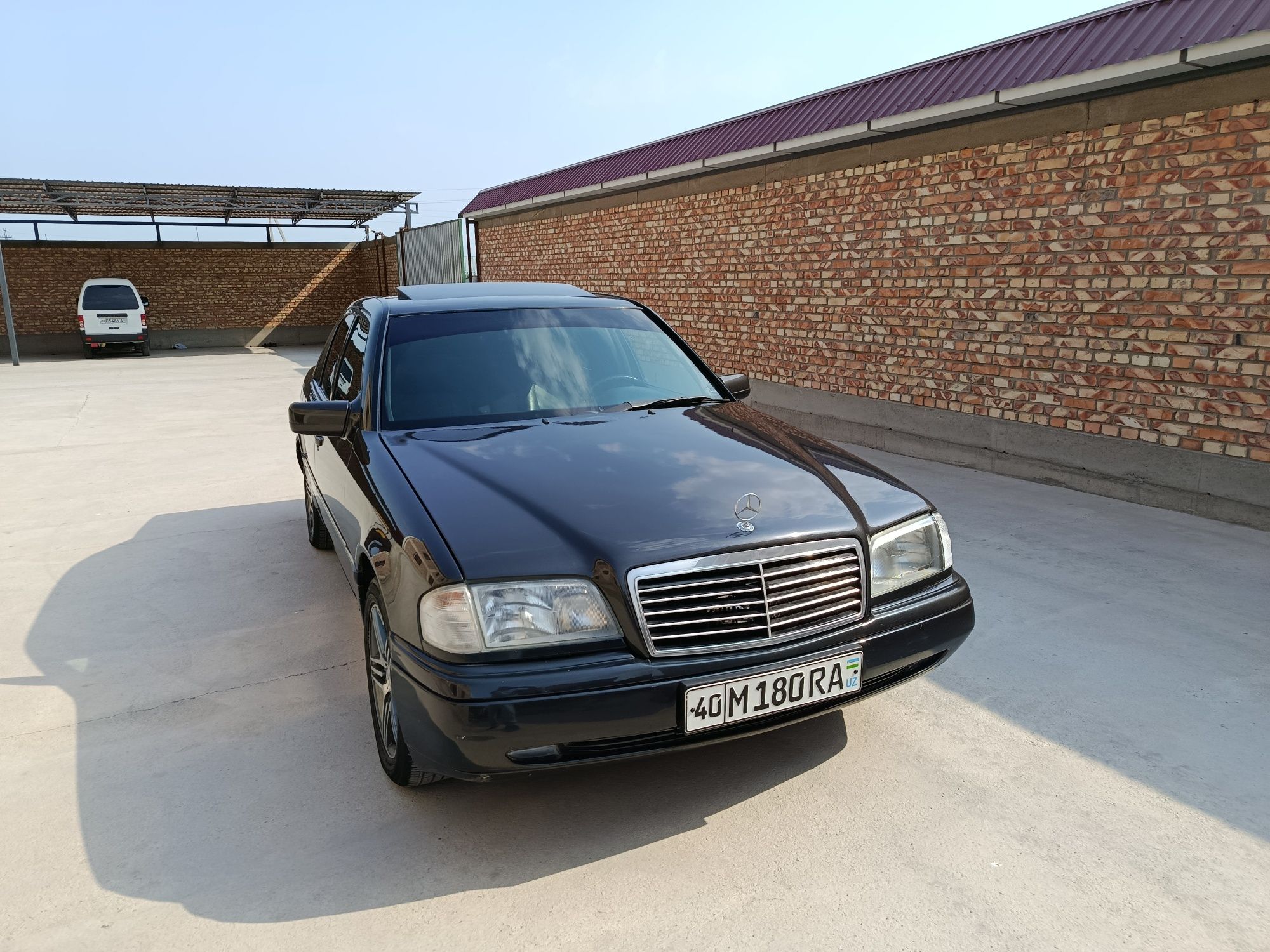 Мерседес сотилади W202