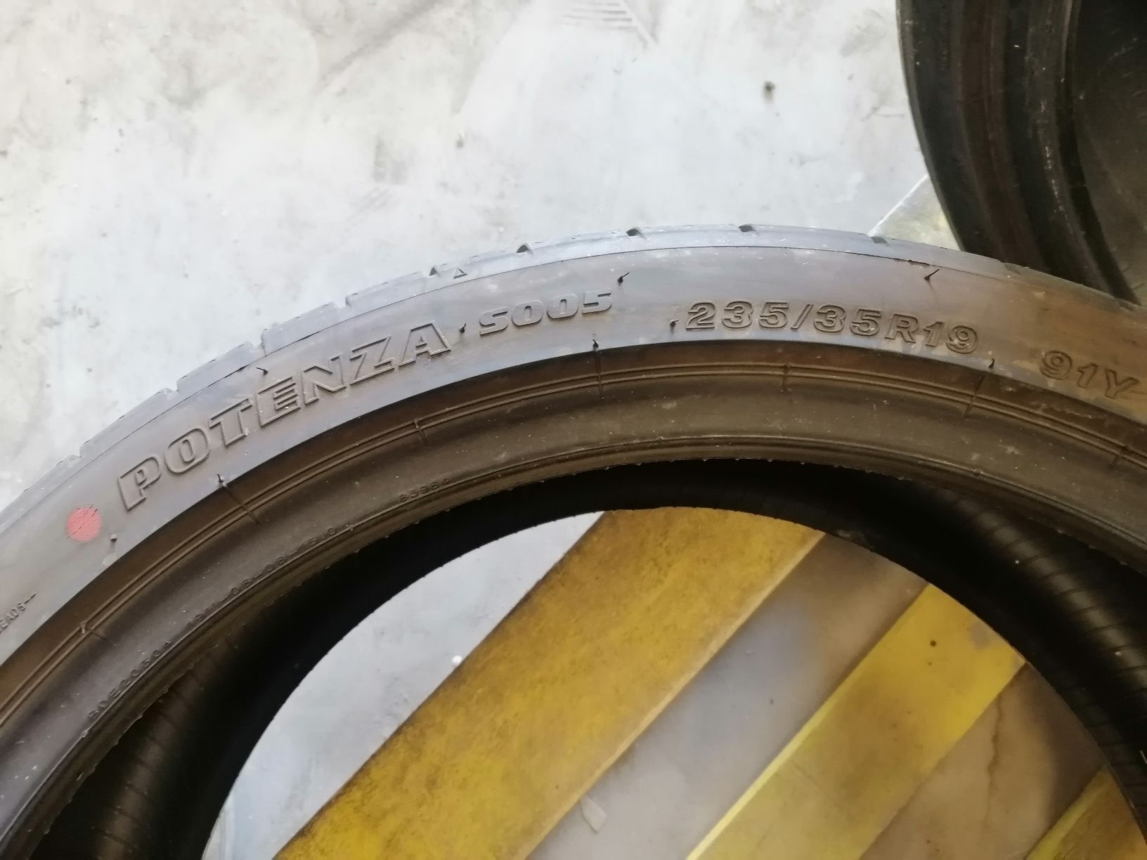 2бр Летни гуми 235/35/18 Bridgestone (2022)