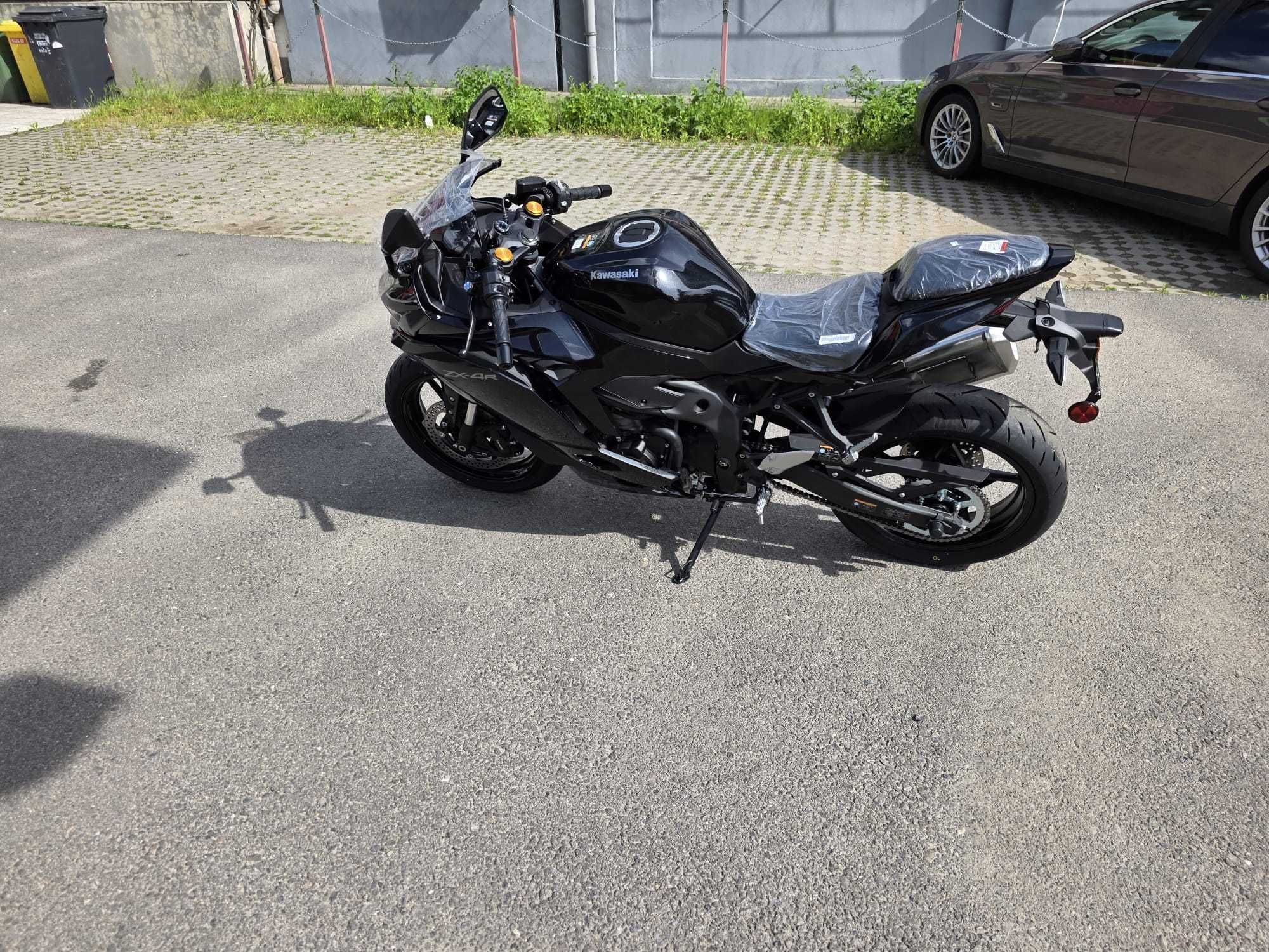 Motocicleta noua Kawasaki ZX-4R 2025 in stoc
