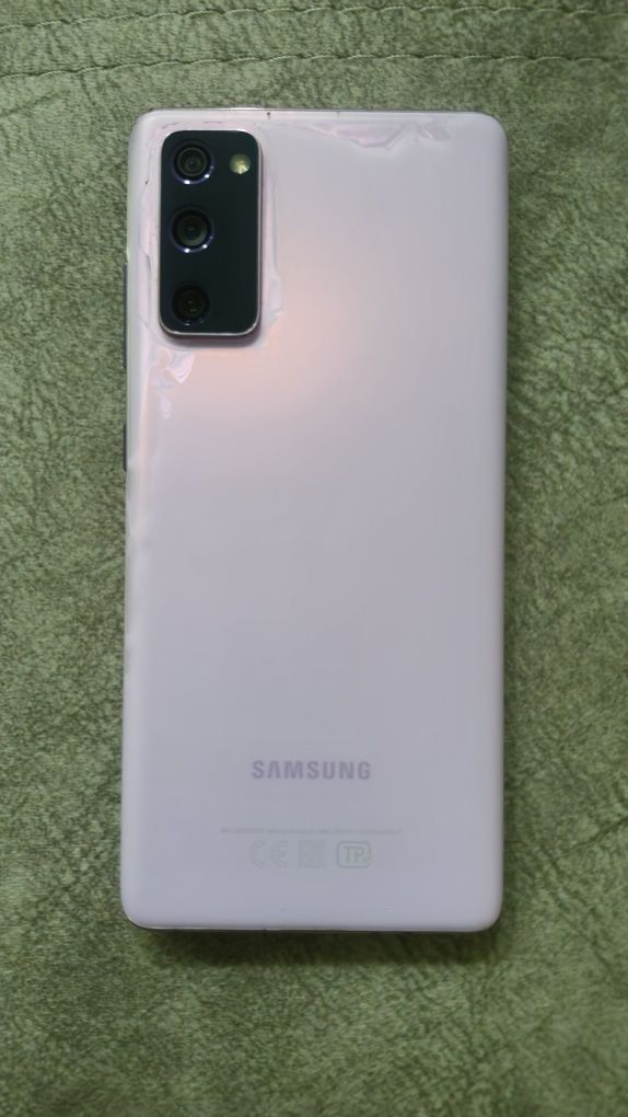 Продам телефон Samsung S20FE