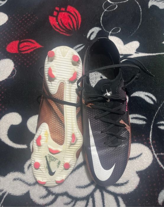 Ghete de fotbal , marimea 41