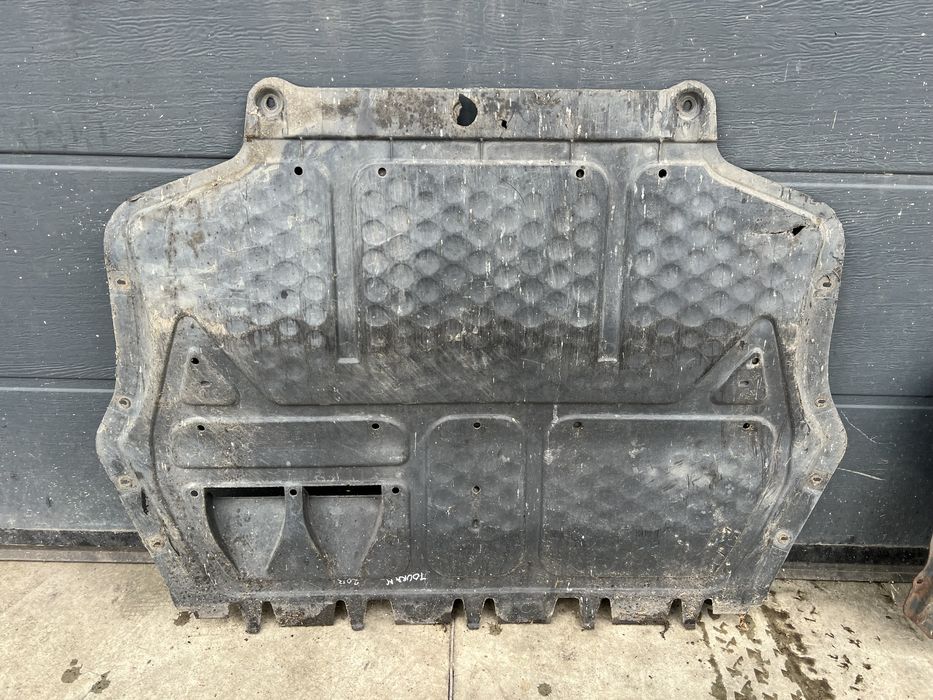 scut motor plastic volkswagen touran - motorina 2012