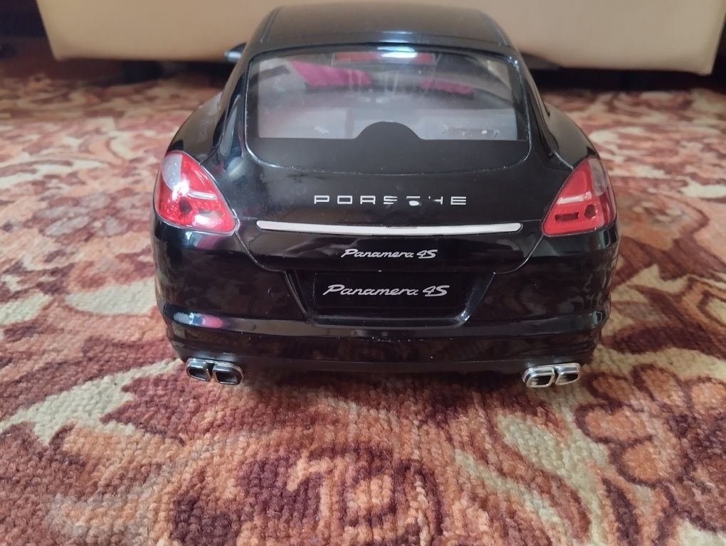 Porshe Panamera 4s