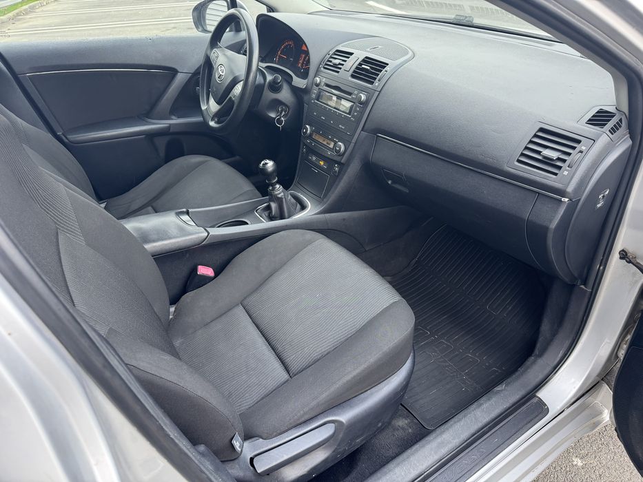 Toyota Avensis 2011 1.6 benzina posibilitate rate