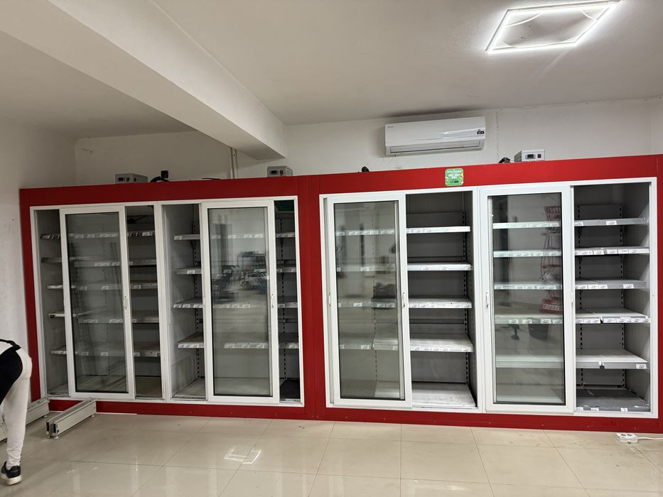 Vitrina bauturi / lactate / mezeluri