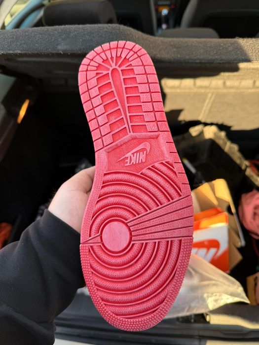 Jordan 1 retro Lost and Found