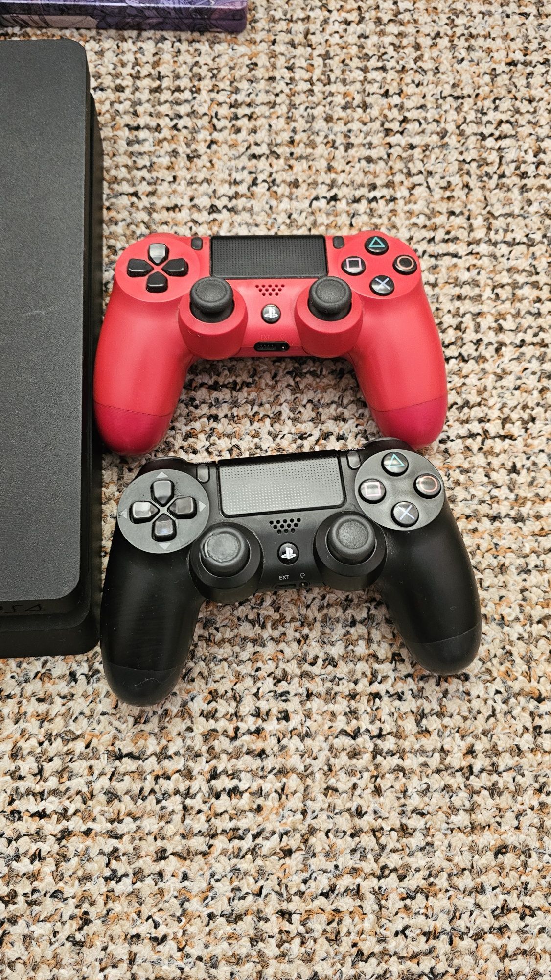 Спешно! Playstation 4 Slim 500gb + 1TB Hard drive+ 6 игри + 2 джойстик