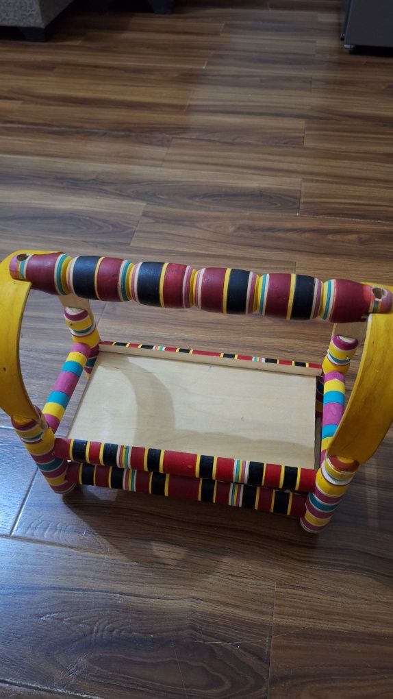 Detskiy o'yinchoq qiz bolaga i sidushka mebel