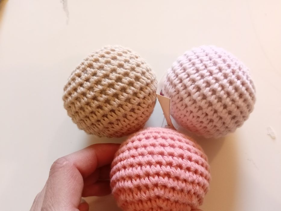 Плетени топчета за бебета