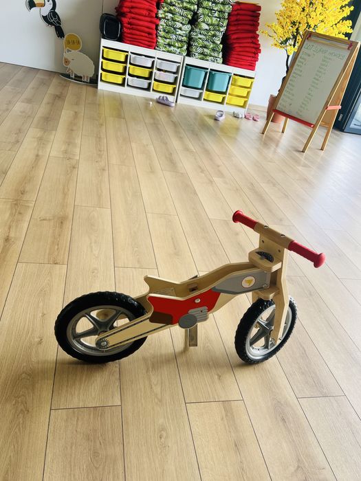 Bicicletă de echilibru din lemn – pentru copii