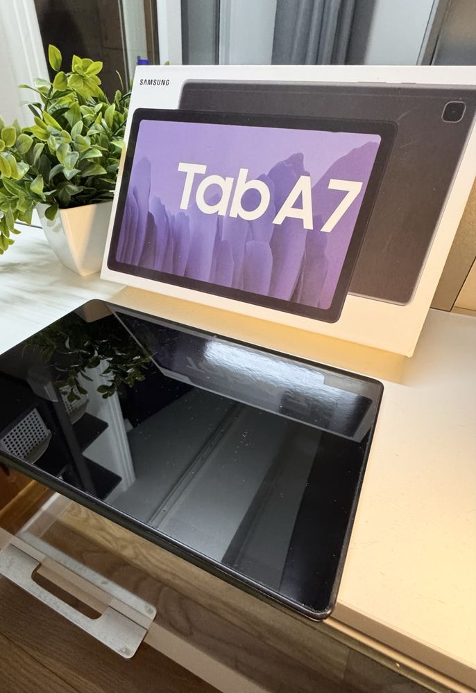 Планшет Samsung A7 в отоичном состоянии. Planshet Samsung