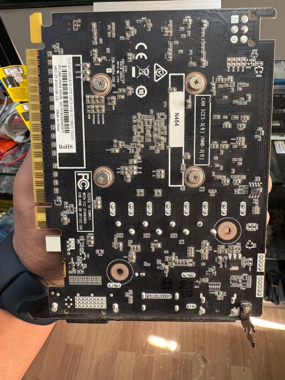 Zotac gtx 1050ti 4gb 128bit ddr5!

2 dona 

68$