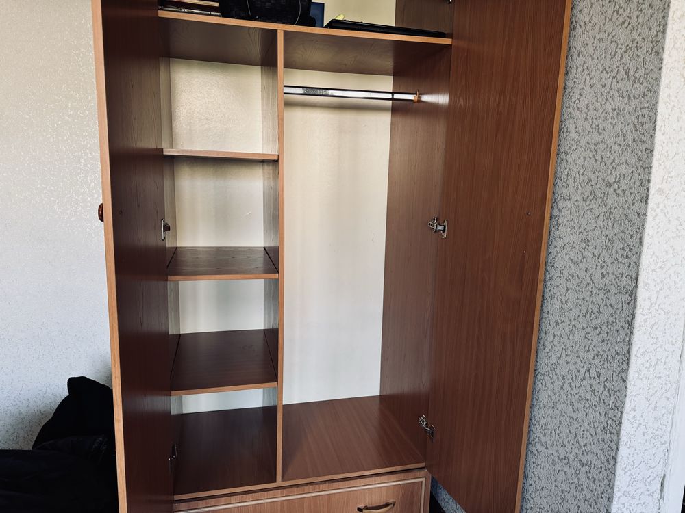 Продам шкаф для одежды и хранения