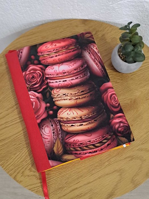Подвързия за книга, дреха за книга