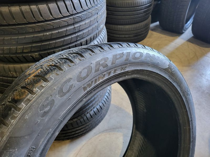 325/35/22//285/40/22 PIRELLI