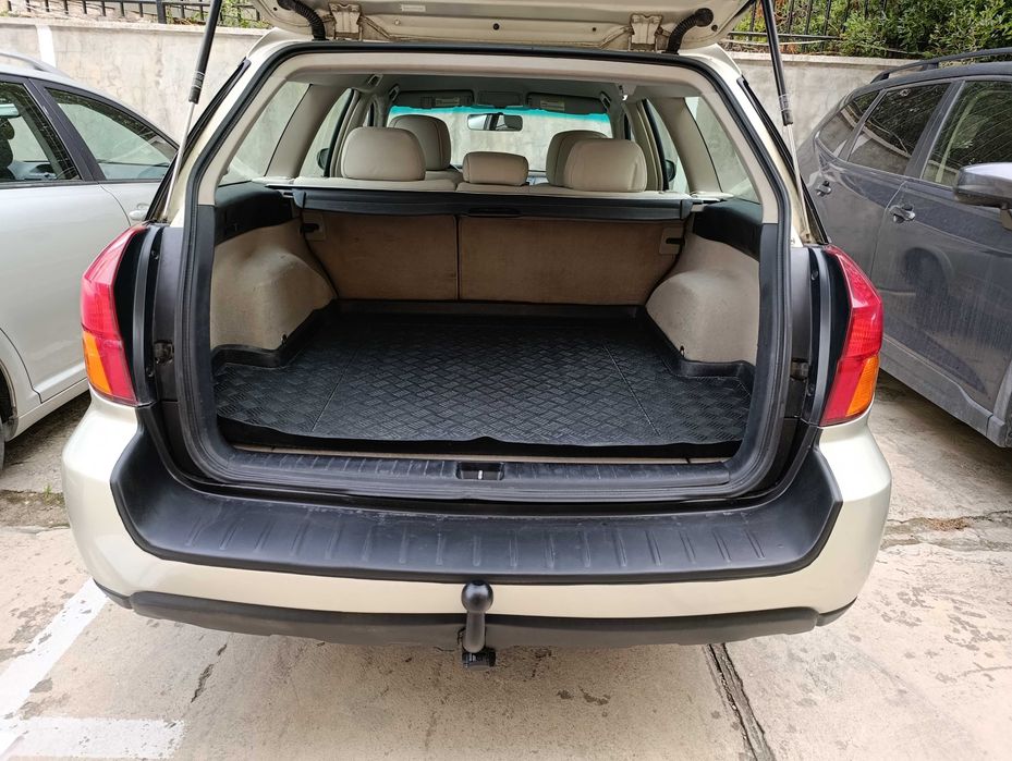 Продавам Subaru Outback