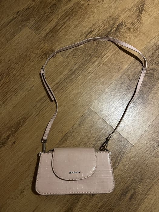 Бебешко розова чанта от stradivarius