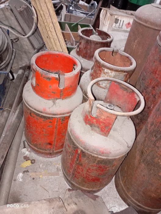 Продам газовый баллоны 4шт