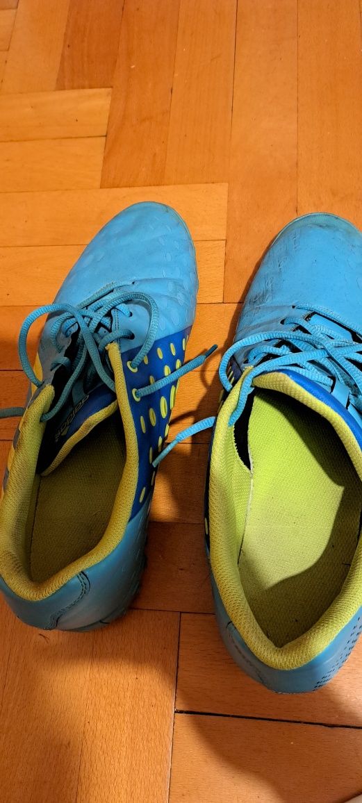 Vând ghete fotbal ADIDAS, marimea 47, pentru teren sin