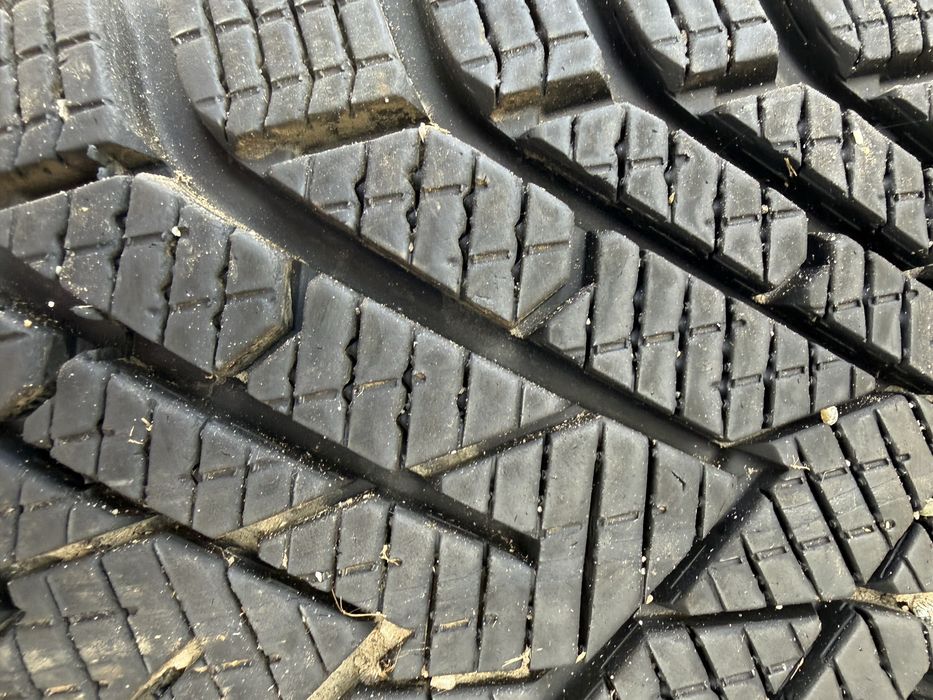 Vand set cauciucuri de iarna Pirelli