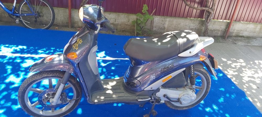 Vând scuter Piaggio