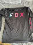 Продавам джърси на Fox