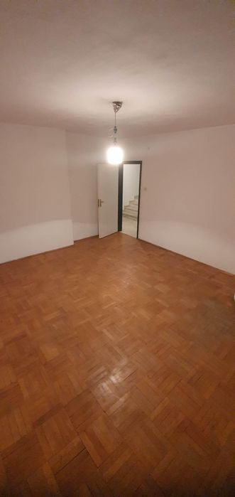 Дава се под наем Тристаен апартамент в Бургас, Център - 115 кв.м за 331.5 € - Снимка #9