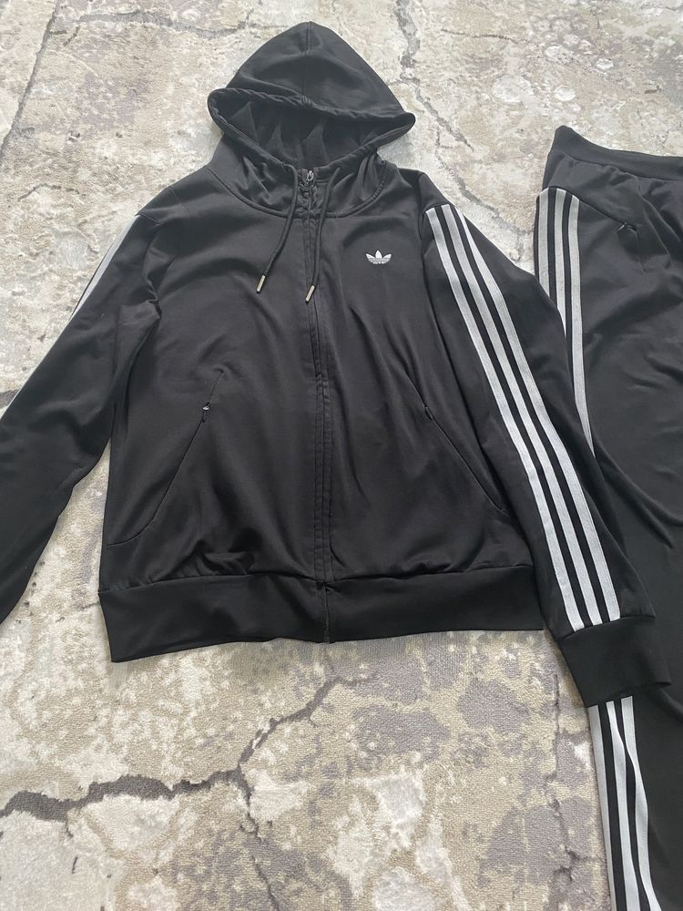 Продам спортивный костюм Adidas original женский