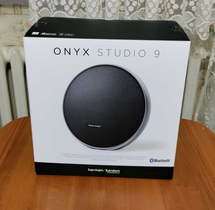 Harman Kardon Onyx Studio 9.